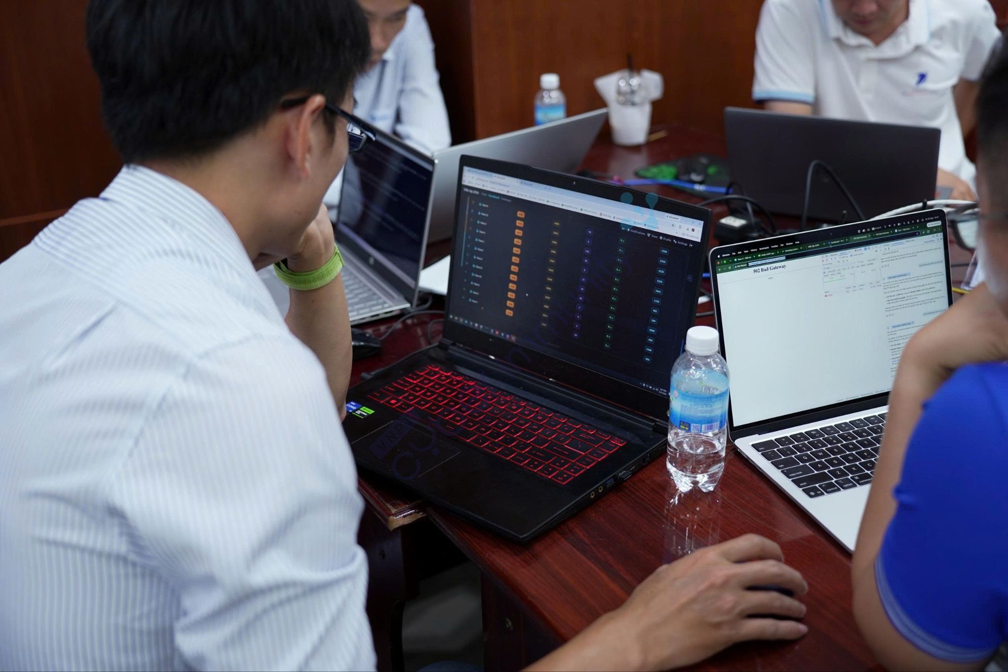 Các đội thi tham gia diễn tập ứng phó các tình huống an ninh mạng